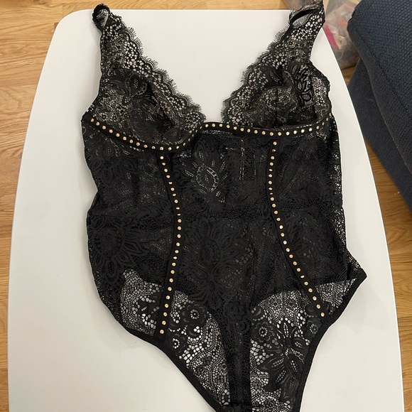 Victoria’s Secret Thong Lace Body Suit - Picture 1 of 3